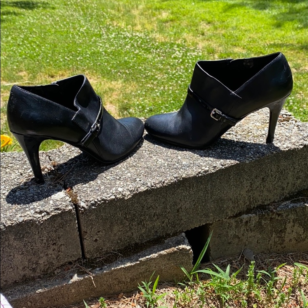 Nine West Ankle Booties Size 9 - Picture 4 of 7